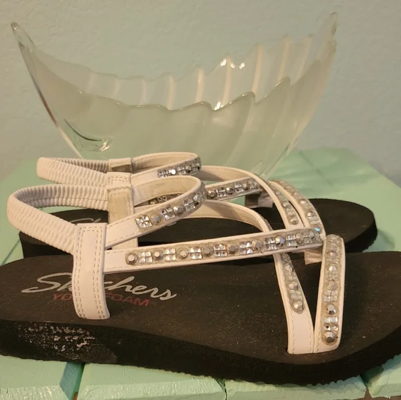 Skechers White Sandals with Silver Embellishments - Picture 2 of 4